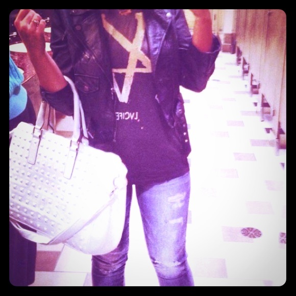 Meet your Posher, B. - Picture 5 of 8